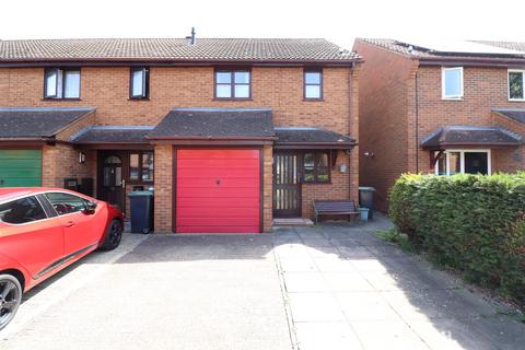 3 bedroom end of terrace house for sale, Millers Close, Rushden NN10