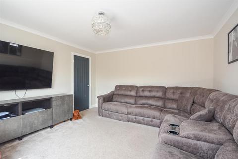 3 bedroom detached house for sale, Fairfield Gardens, Ossett WF5