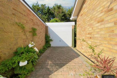 2 bedroom semi-detached bungalow for sale, Beauchamps Drive, Wickford