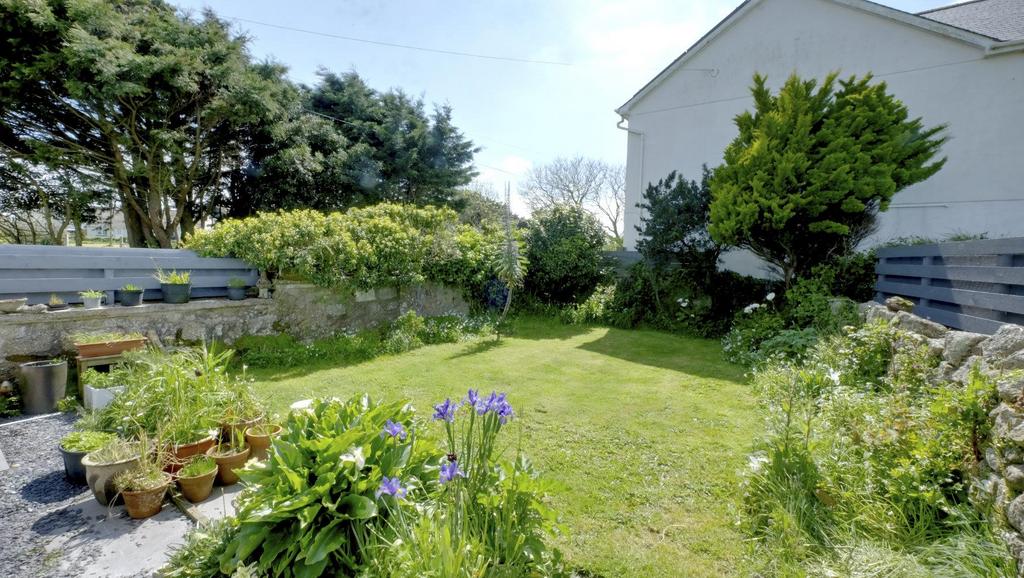 Garden, Parking and Views