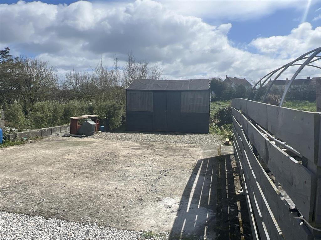 Garden, Parking and Views