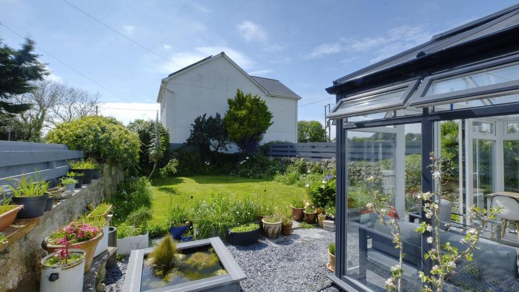Garden, Parking and Views