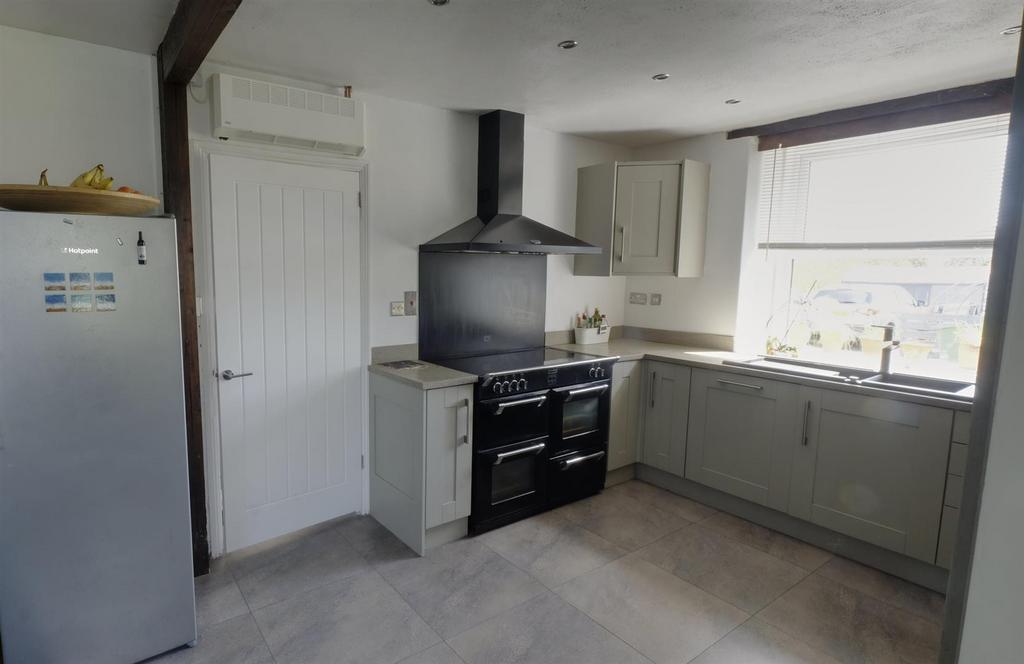 Kitchen/dining Room