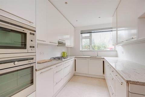 3 bedroom house for sale, Rosslyn Hill, Hampstead NW3