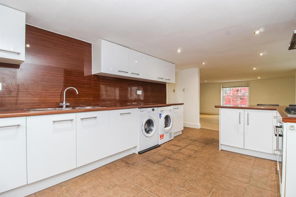 Kitchen breakfast room