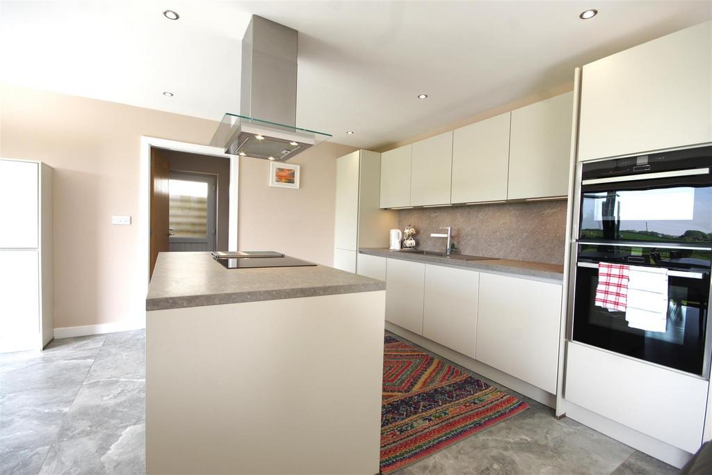 Mill Road, Swanland HU14 4 bed detached bungalow for sale £524,950