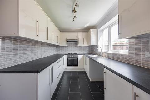 84 Penenden, New Ash Green, Longfield, DA3 8LS