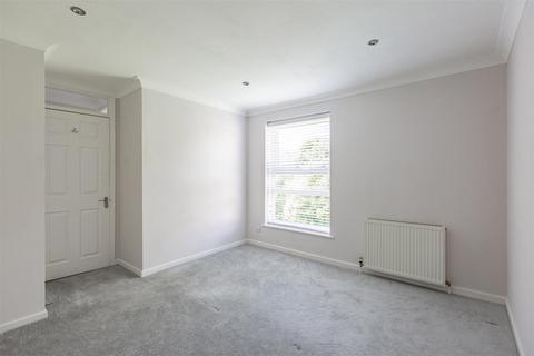 84 Penenden, New Ash Green, Longfield, DA3 8LS
