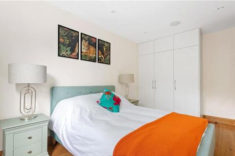 3 bedroom apartment to rent, Baker Street, London W1U