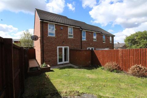 3 bedroom townhouse to rent, Rochester Road, Birstall, Batley