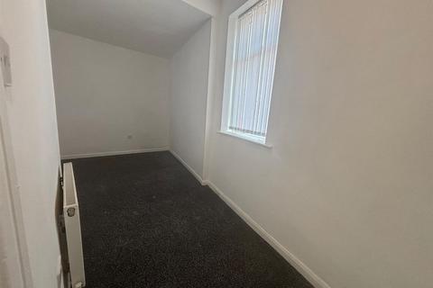 4 bedroom apartment for sale, Heron Street, Oldham