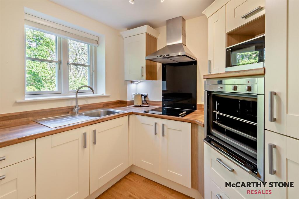 8596891-interior05-800.JPG