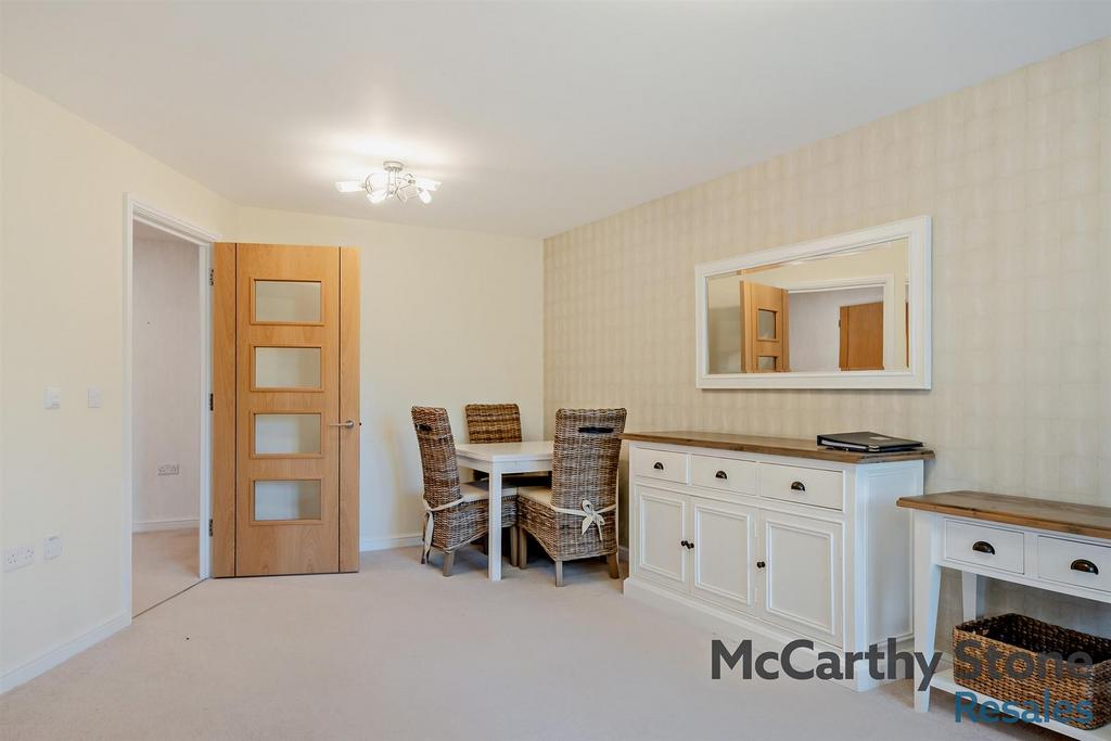 8671308-interior08-800.jpg