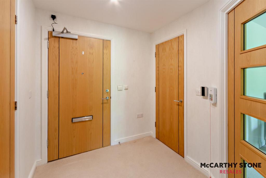 8596891-interior12-800.JPG