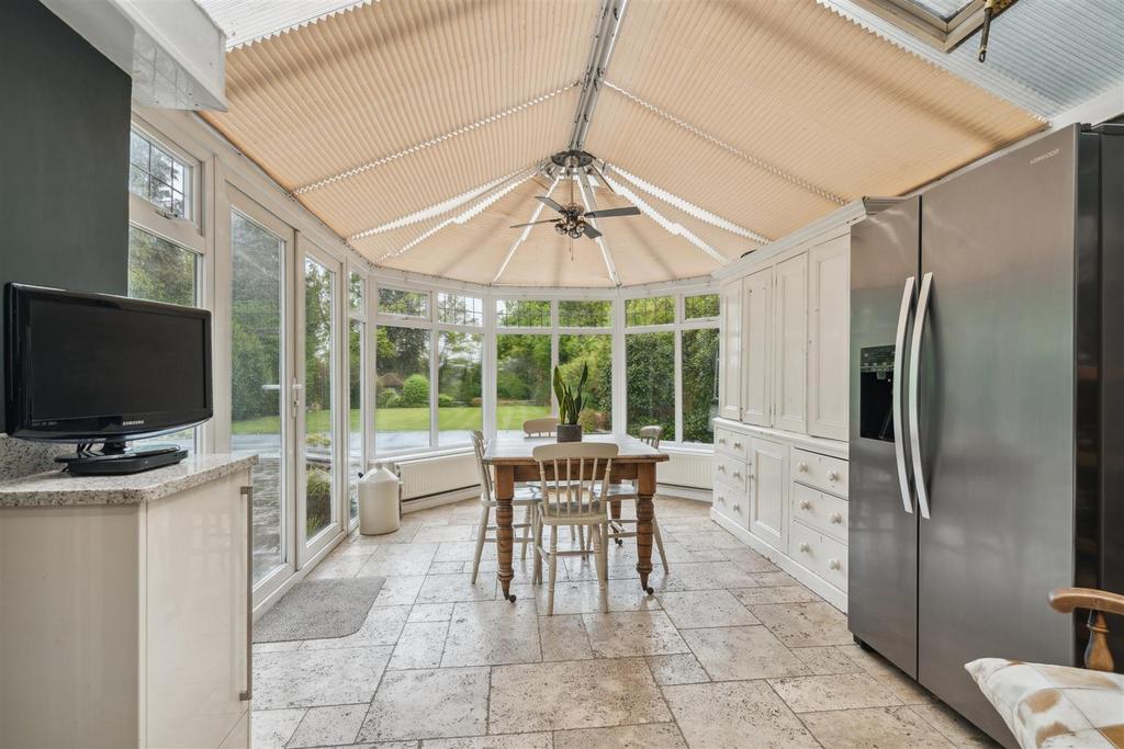 Breakfast Room