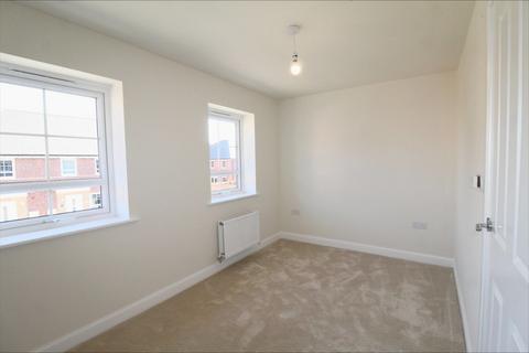 2 bedroom terraced house to rent, Tranmission Gardens, Beeston, NG9 1QQ