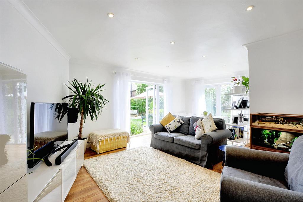 Extended Lounge/Dining Room
