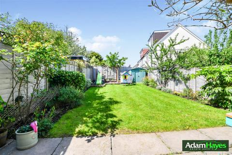 4 bedroom semi-detached house for sale, Squires Lane, London N3