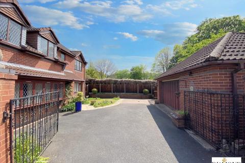 1 Tidcombe Close, Tiverton, EX16 4RA