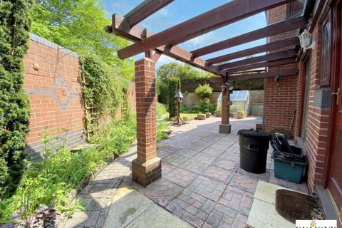 1 Tidcombe Close, Tiverton, EX16 4RA