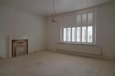 3 bedroom flat for sale, Landemann Circus, Weston-Super-Mare BS23