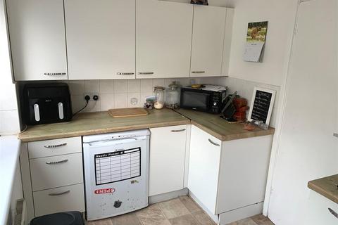 2 bedroom apartment to rent, Sutherland Close, West Sussex BN16