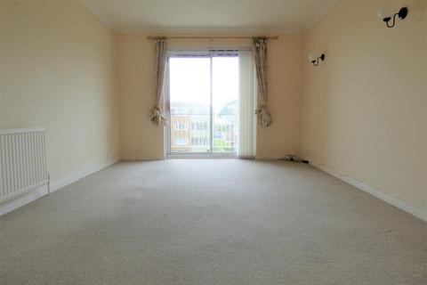 2 bedroom apartment to rent, Sea Road, Littlehampton BN16