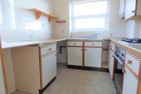 2 bedroom apartment to rent, Sea Road, Littlehampton BN16