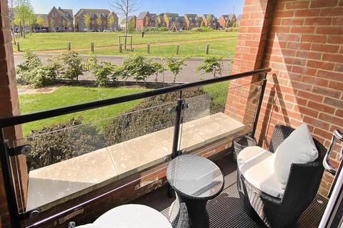 2 bedroom apartment for sale, Acacia Crescent, Angmering BN16