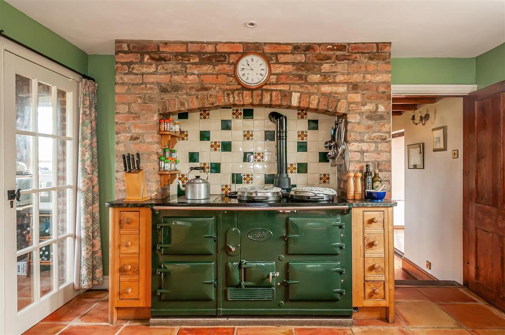 Kitchen/ dining room