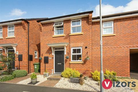 2 bedroom end of terrace house for sale, Whetstone Street, Wirehill, Redditch