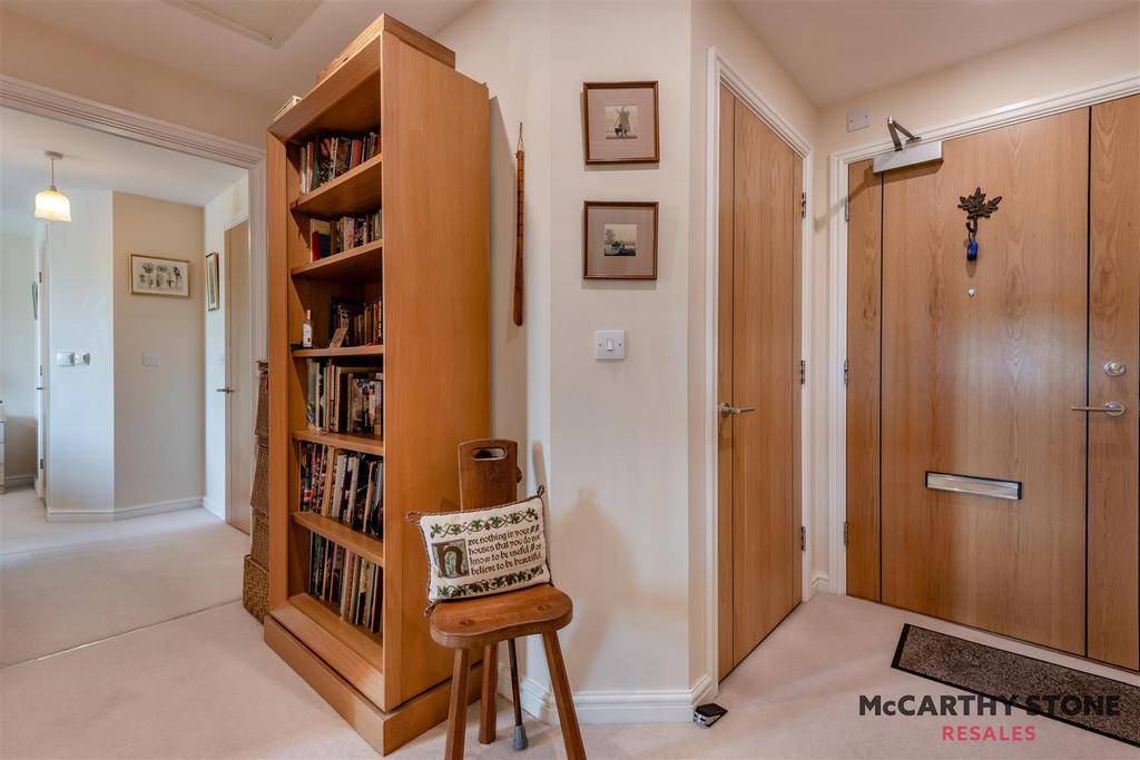 8596856-interior04.JPG