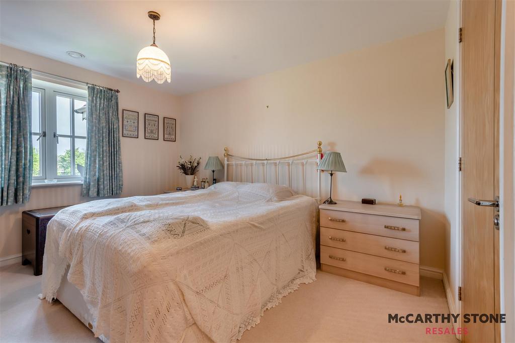 8596856-interior05.JPG