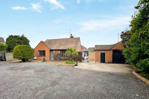 3 bedroom bungalow for sale, The Bank, Bidford-On-Avon, Alcester
