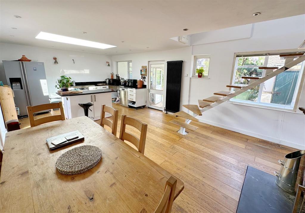 The Bank, BidfordOnAvon, Alcester 3 bed bungalow for sale £450,000