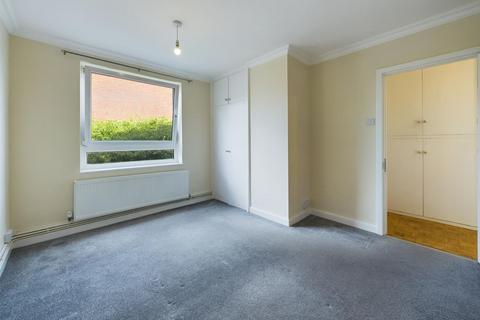 2 bedroom flat for sale, Hersham Road, Walton-On-Thames