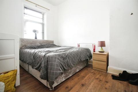 5 Hatfield Road, Bradford, BD2 4QX