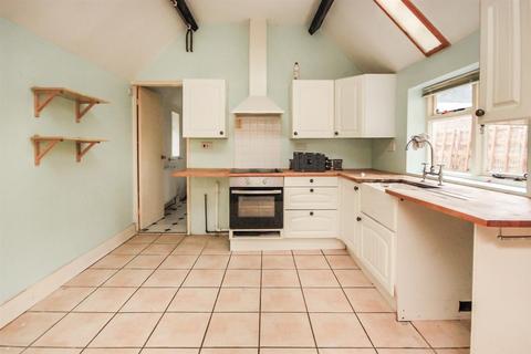 2 bedroom cottage for sale, Gold Street, Podington NN29