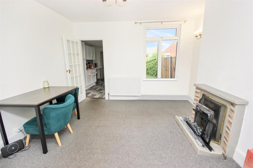 Melton Road North, Wellingborough NN8 3 bed terraced house for sale £