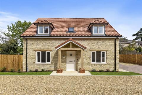 4 bedroom detached house for sale, Chancery Mews, Thrapston NN14