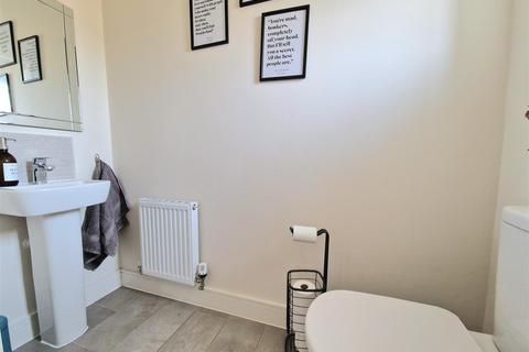 7 Teal Walk, Biddenham, Bedford, MK40 4UD