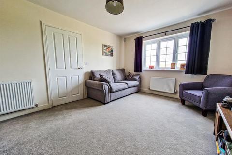7 Teal Walk, Biddenham, Bedford, MK40 4UD