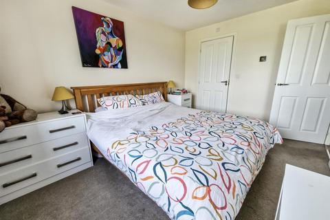 7 Teal Walk, Biddenham, Bedford, MK40 4UD