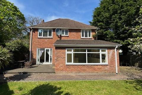 3 bedroom detached house to rent, Grove Road, Bournemouth