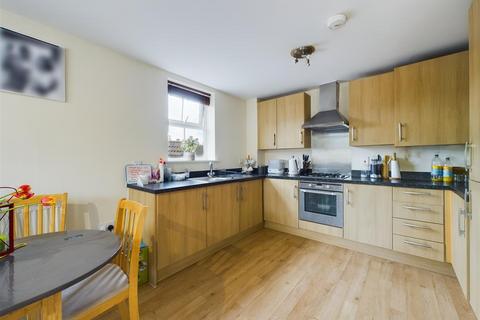 2 bedroom flat for sale, Rawlinson Road, Maidenbower RH10