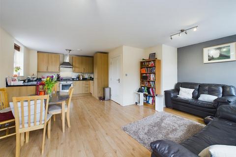 2 bedroom flat for sale, Rawlinson Road, Maidenbower RH10