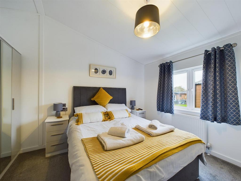 Bedroom: