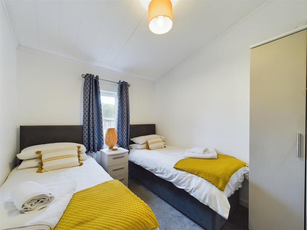 Bedroom: