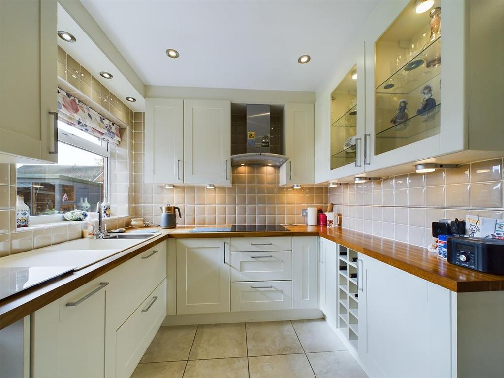 Kitchen: