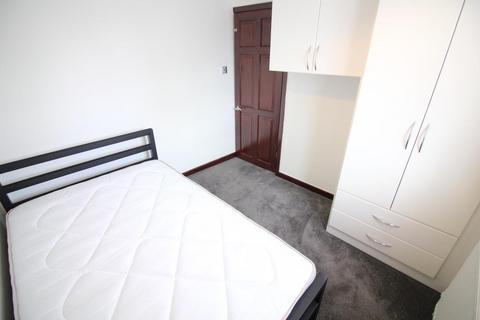 1 bedroom in a house share to rent, North Hyde Road, Hayes